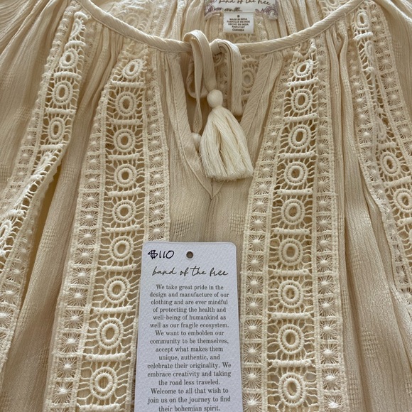 Band Of The Free Women’s Crochet Trim Peasant Top - Picture 6 of 7